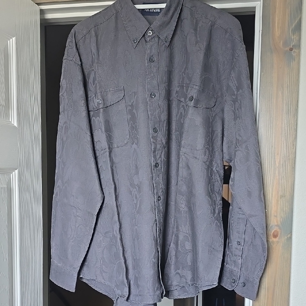 Light Gray Casual Button Down Shirt with Textured Fabric